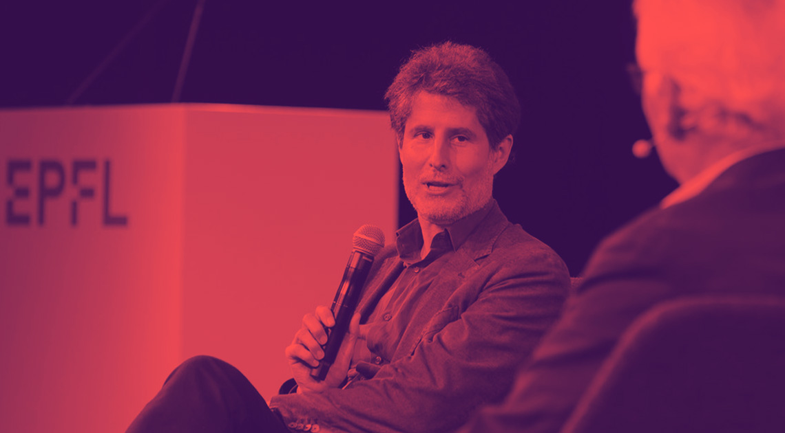 Vágvölgyi B. András: Ragadozók siklanak Davos kéklő haván, sárkányfogak közt véres a vetemény