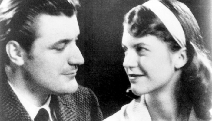 Juana Adcock: Interjú Ted Hughes quiff frizurájával és Sylvia Plath fejkendőjével